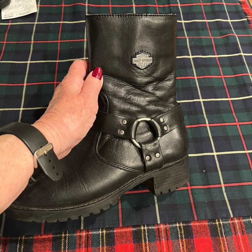 Harley Davidson Womens Boots 7 1/2 good condition.